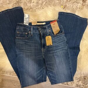 Women’s Levi’s 726 flare high-rise sz 2 w26 L32